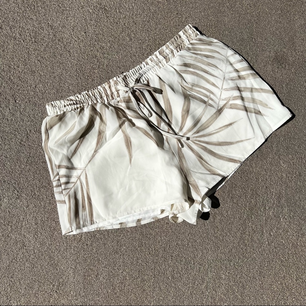 BB Dakota plants print shorts
